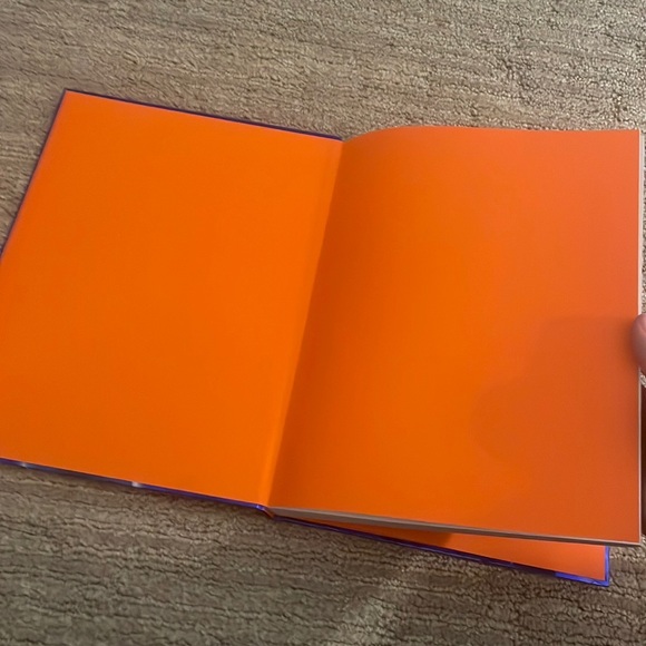 Ripley’s Believe It or Not! Book, Download the Weird, Volume 9 - Picture 5 of 6